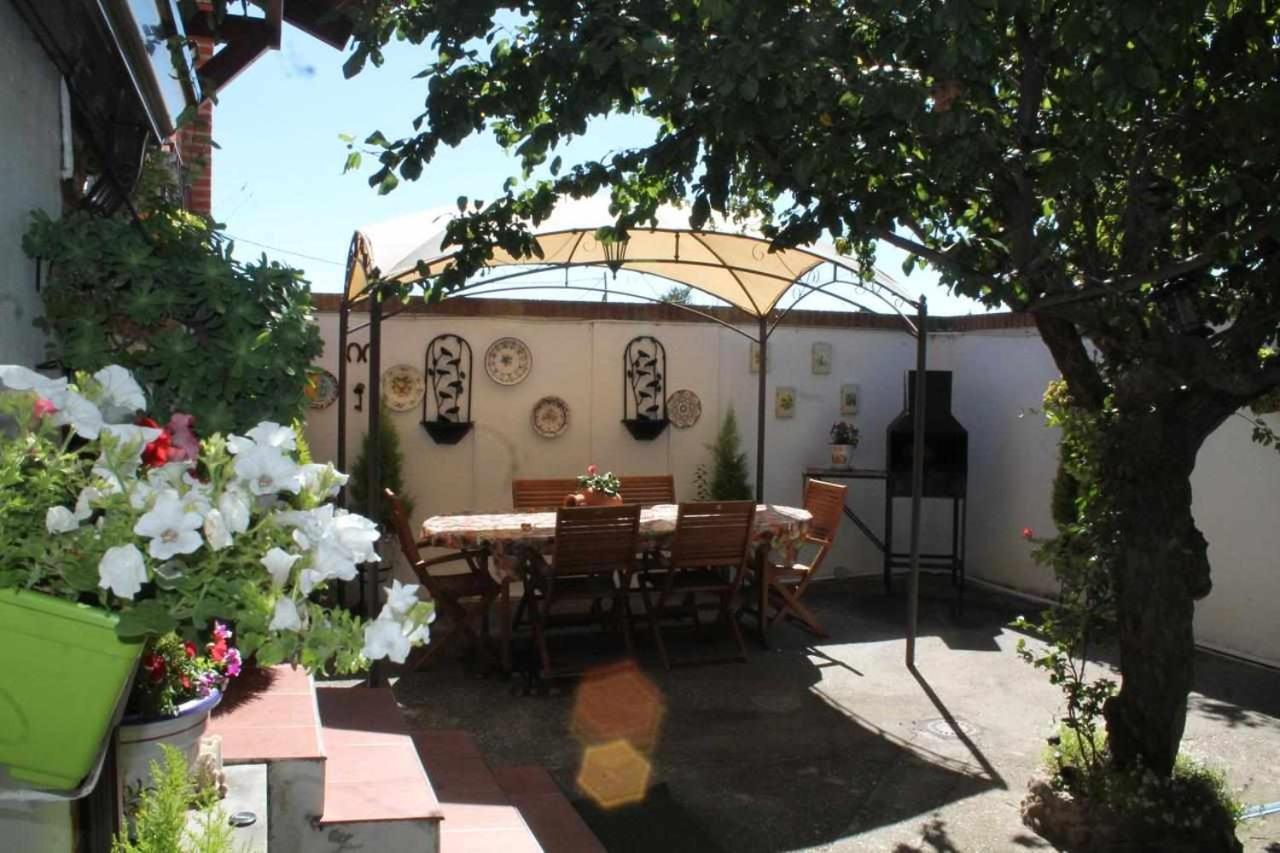 La Olmedana Villa Olmedo Exteriör bild